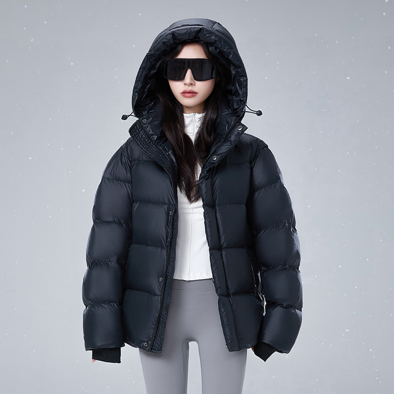 Short down jacket with white duck down