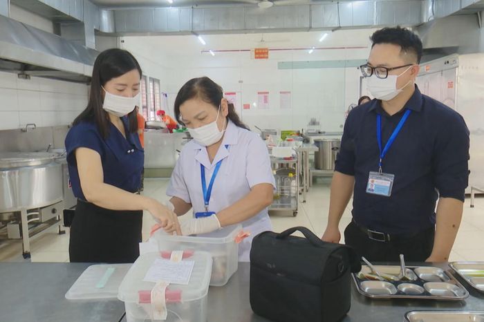 Phường Ba Đình siết chặt quản lý, an toàn thực phẩm học đường - Đài Phát thanh và truyền hình Hà Nội