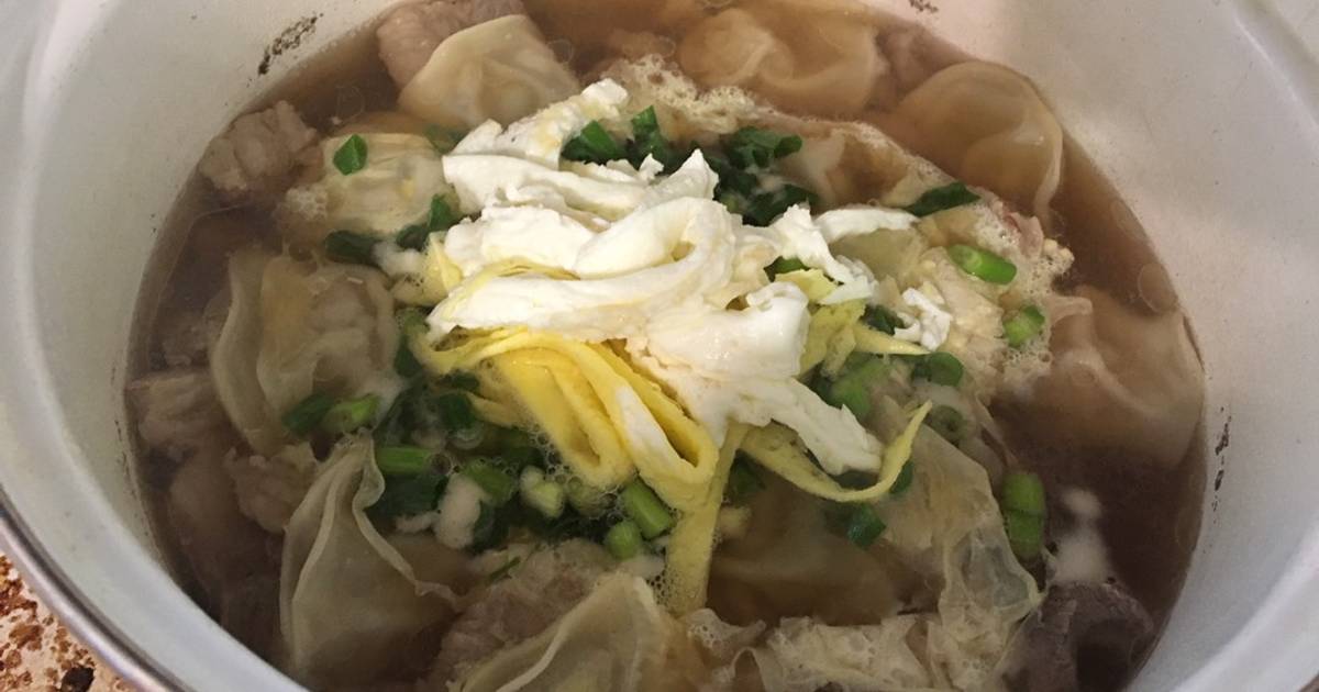 Canh hoành thánh (만두국)