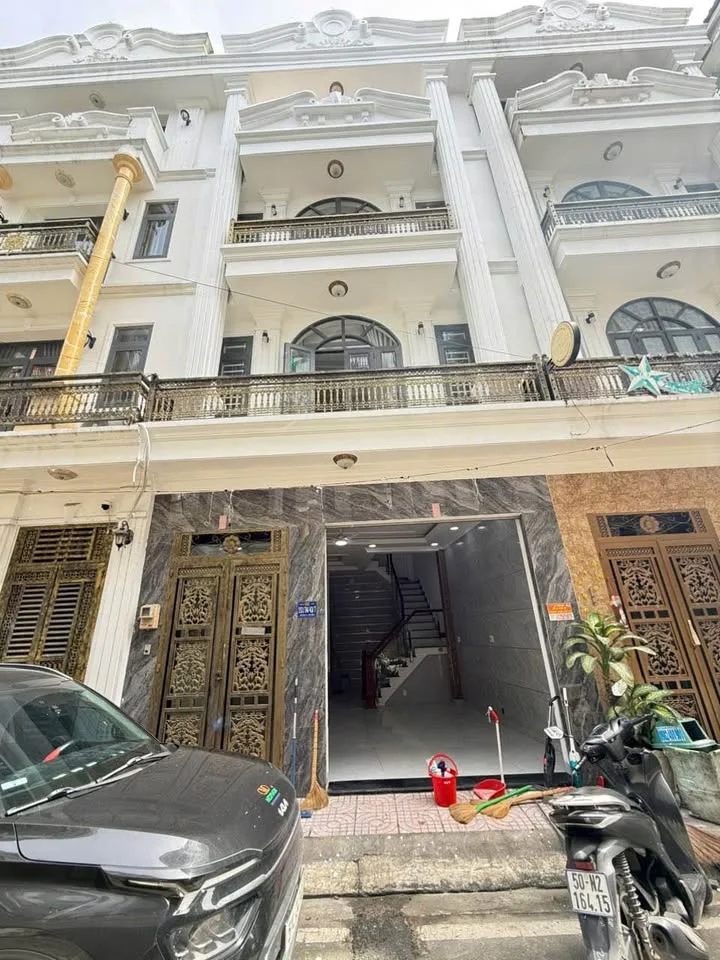 Bán nhà 6x10m, 4 Lầu, hẻm xe hơi 151 Liên Khu 4-5, Q. Bình Tân.