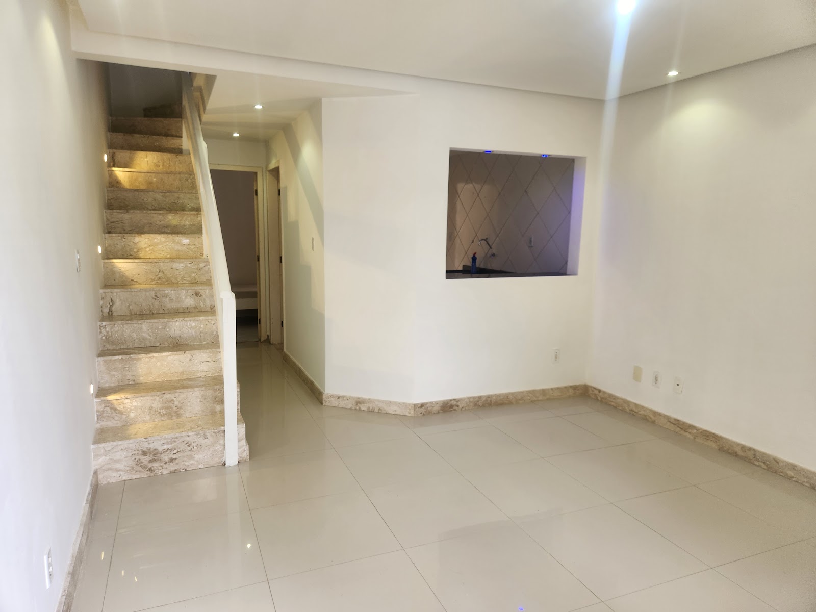 Casa em condomínio, Itapuã