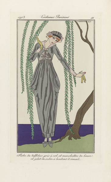 Robe de taffetas gris à col et manchettes de linon et gilet de satin à boutons d
