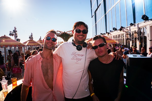 Phantoms - Pool Party photo 40