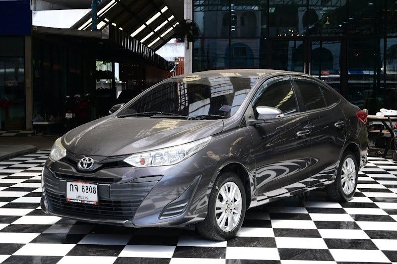 TOYOTA YARIS ATIV