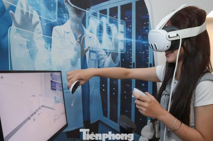 Gen Z nhập vai bác sĩ tại bảo tàng y khoa đầu tiên ở miền Trung - Báo Tiền Phong