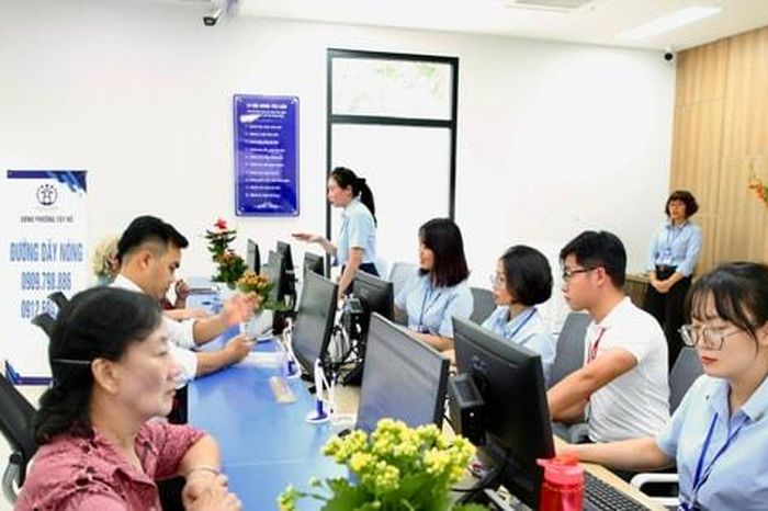 Cải cách thủ tục hành chính: Nâng cao chất lượng phục vụ, giảm chi phí, tăng tính minh bạch - Báo Hà Nội Mới