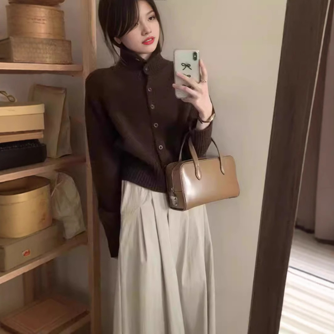 Women's cardigan made from 100% wool, stand-up collar