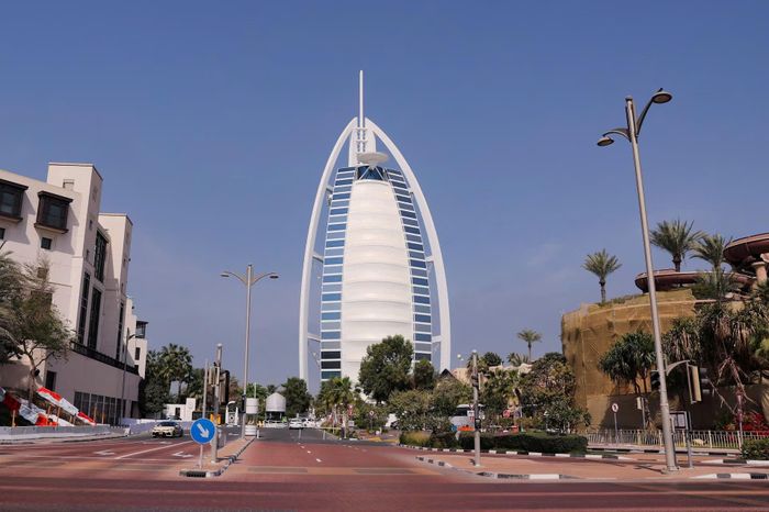 Khách sạn biểu tượng của Dubai đóng cửa 18 tháng - Tạp chí Tri thức