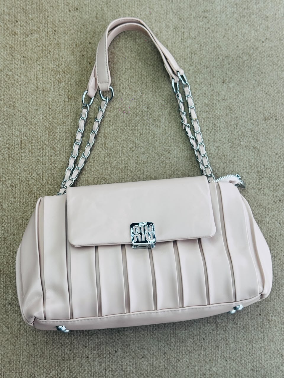 Item 8 - Ladies bag Pink
