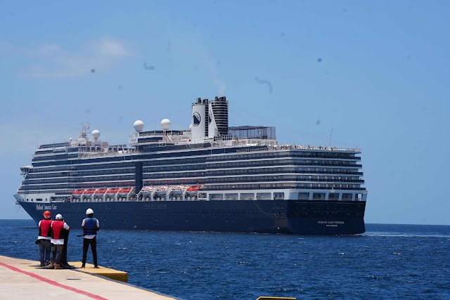 Cabo Rojo recibe cerca de 2,000 visitantes con la llegada de su segundo crucero