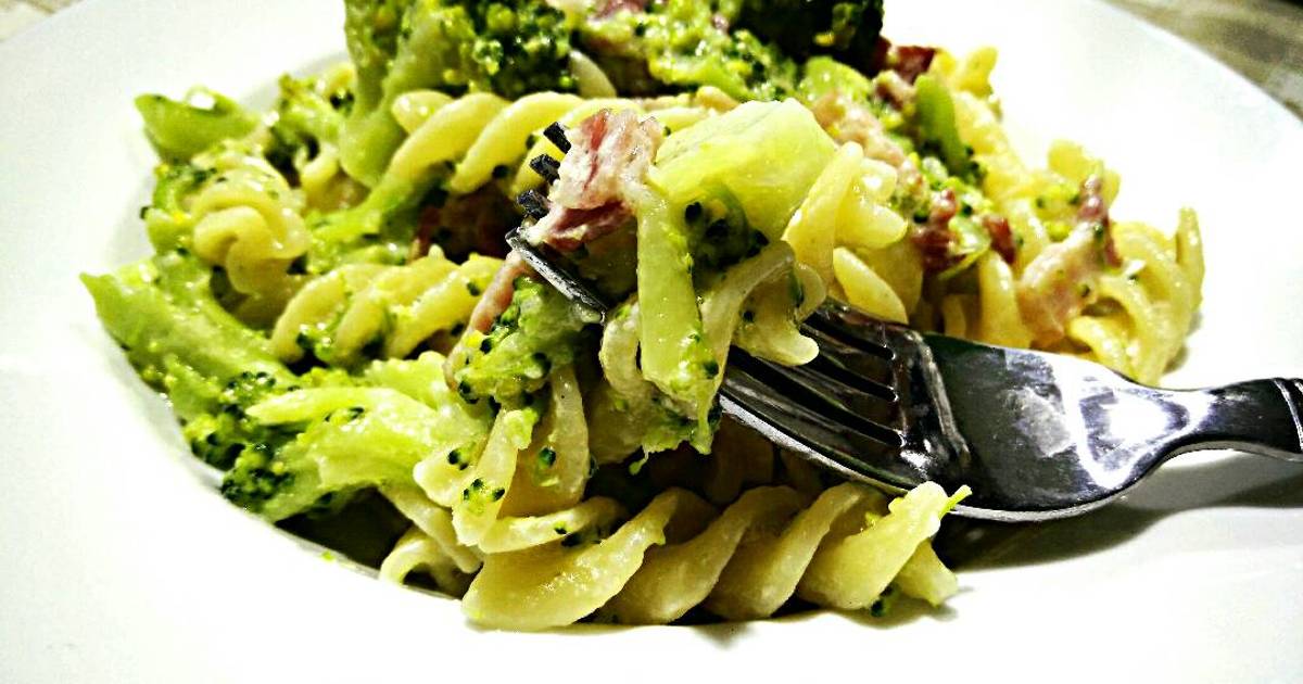 Mỳ Fusilli Với Broccoli Sốt Kem