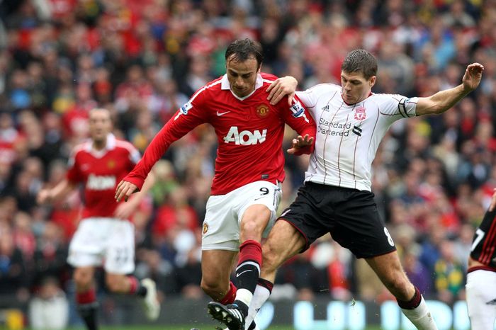 Berbatov trình diễn kỹ thuật ấn tượng - Tạp chí Tri thức