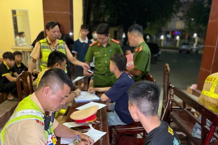 Công an TP Huế xử lý hàng chục thanh thiếu niên vi phạm giao thông - Báo Tri thức &amp; Cuộc sống
