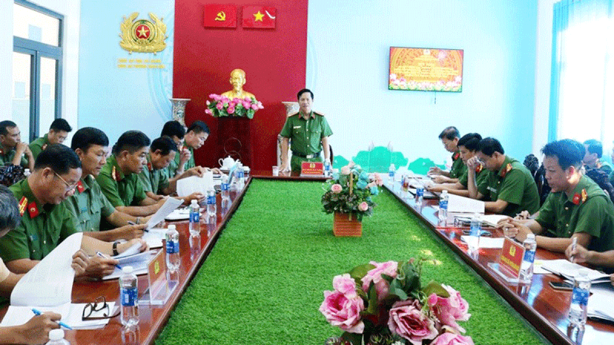 Công an An Giang bắt giữ 73 vụ buôn lậu, giá trị hàng hóa khoảng 21 tỷ đồng - Báo Nhân Dân