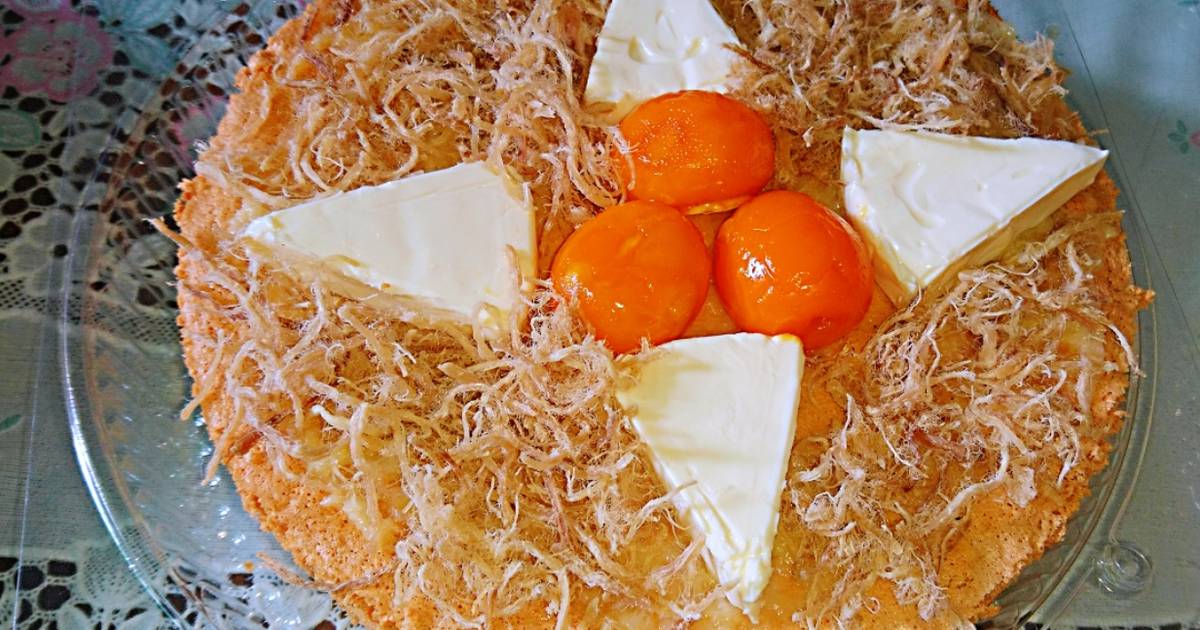 Bánh bông lan chà bông trứng muối
