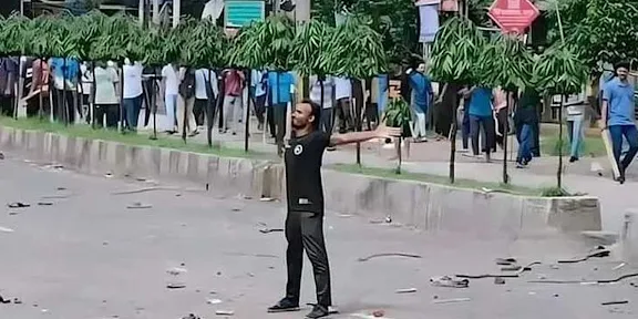 আবু সাঈদ হত্যা মামলা: তৃতীয় দিনেও ট্রাইব্যুনালে সাক্ষ্য দিচ্ছেন তদন্ত কর্মকর্তা; কাঠগড়ায় বেরোবির সাবেক ভিসিসহ ৩০ জন