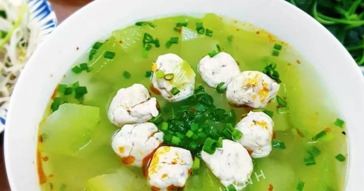 Canh bí đao nấu chả cá thu viên