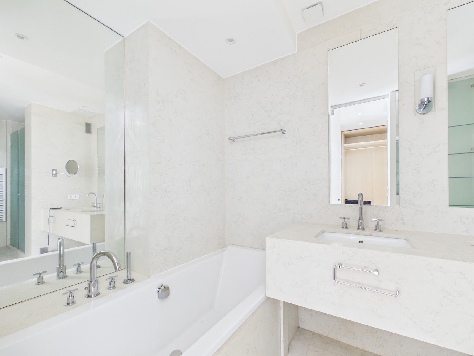 Appartement — 8 avenue Montaigne, 75008 Paris — photo 19/39