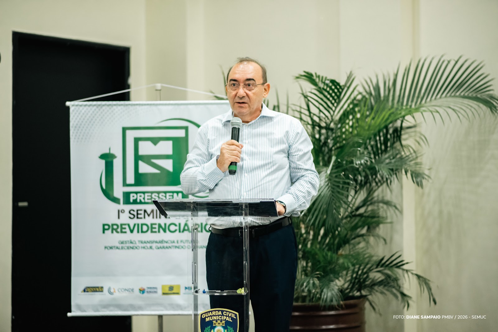 Palestrante aborda finanças pessoais para servidores municipais no evento do Pressem em Boa Vista.