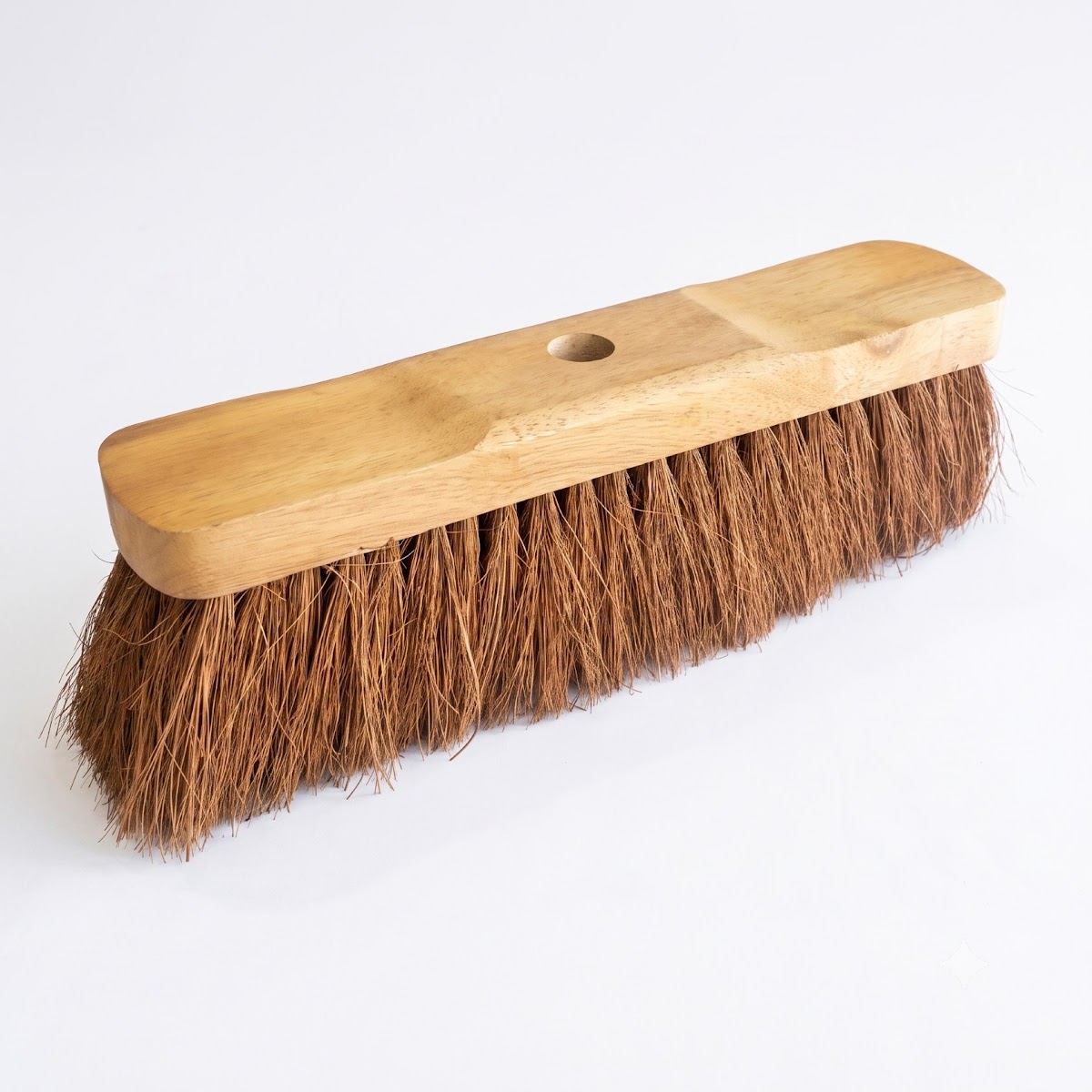 32CM (70MM) SADDLE VARNISH NATURAL COCO BROOM