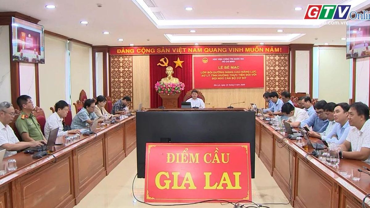 Điểm tin trưa: Tăng cường năng lực quản trị, điều hành cho đội ngũ cán bộ cơ sở - Báo Gia Lai