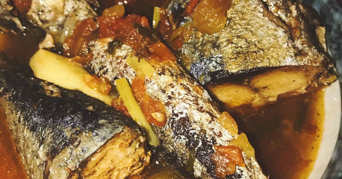 Cá nục kho cà