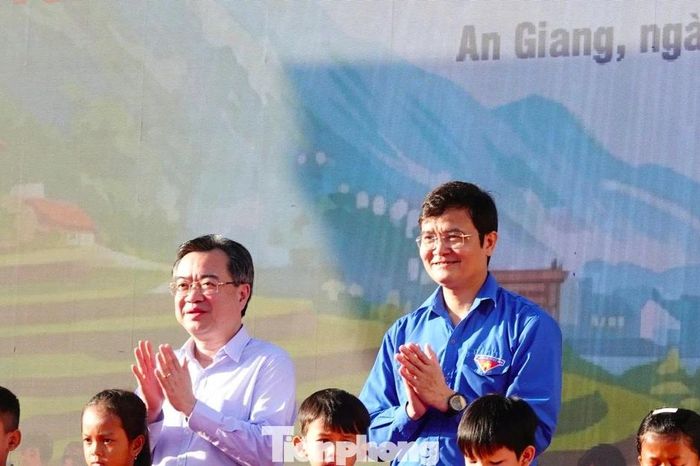 Toàn cảnh Lễ ra quân Chiến dịch Thanh niên tình nguyện Hè 2026 - Báo Tiền Phong