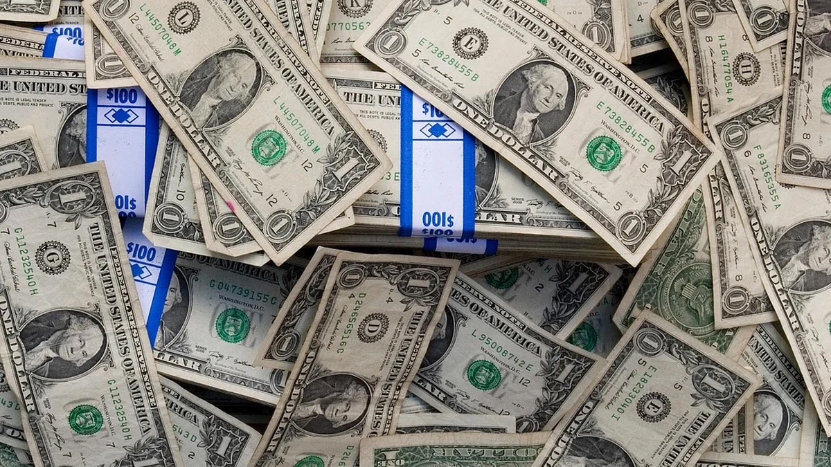 외화저축계좌와 달러예금의 차이점 및 환율 리스크 관리 방법