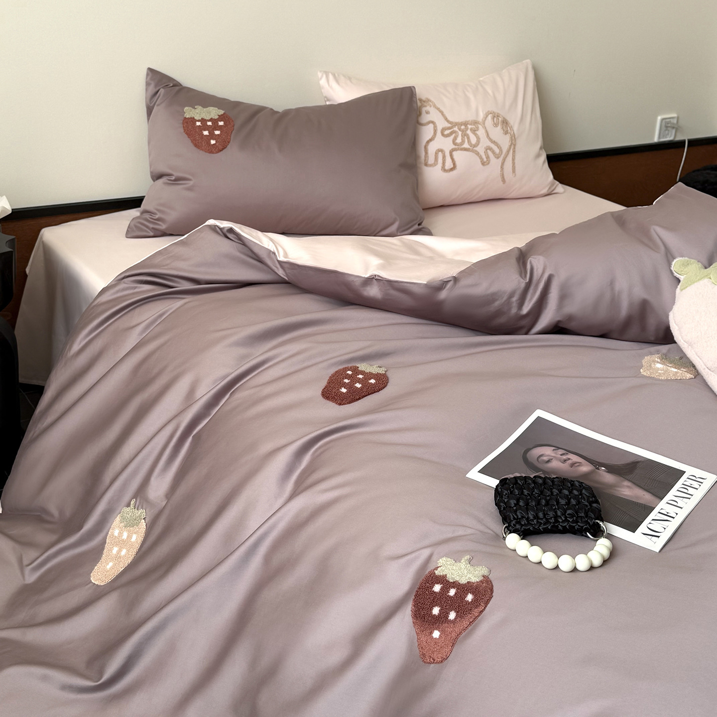 Cotton bedding set with cartoon design