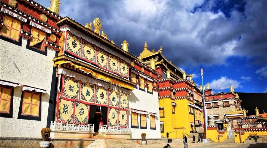 Tu viện Songzanlin rộng lớn với nhiều toà