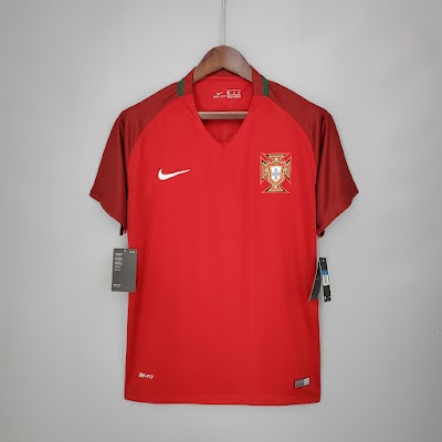 Retro 2016 Portugal Local @lumorasports.jpeg