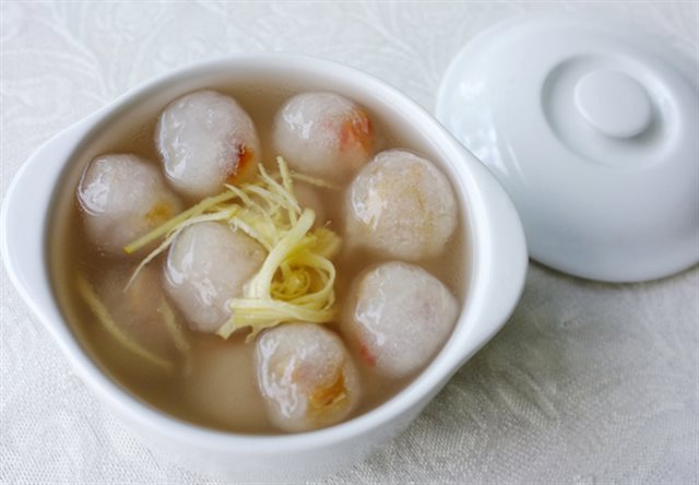 Chè Bột Lọc Bọc Heo Quay Thơm
