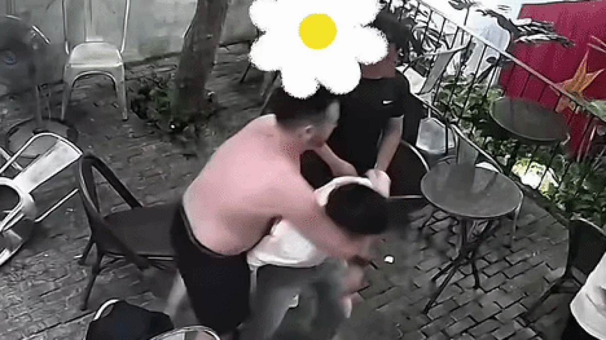 Tình trạng quán cà phê Đà Nẵng bị khách Tây đập phá tanh bành - Tạp chí Tri thức
