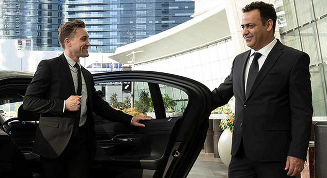 Executive sedan on a Miami street between meetings