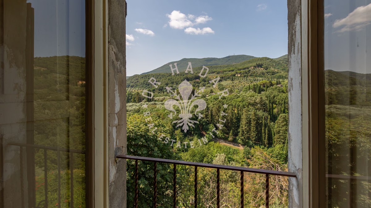 המרפסת על הגבעה (Il Balcone in Collina) — 17