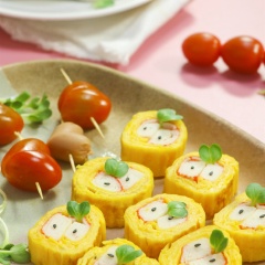 Và vậy là món trứng cuộn thanh cua đã hoàn thành trong 1 nốt nhạc, xinh xắn. Có thể làm món này cho cơm hộp của bé, cũng có thể là một món ngon cho dịp picnic đúng không nào?