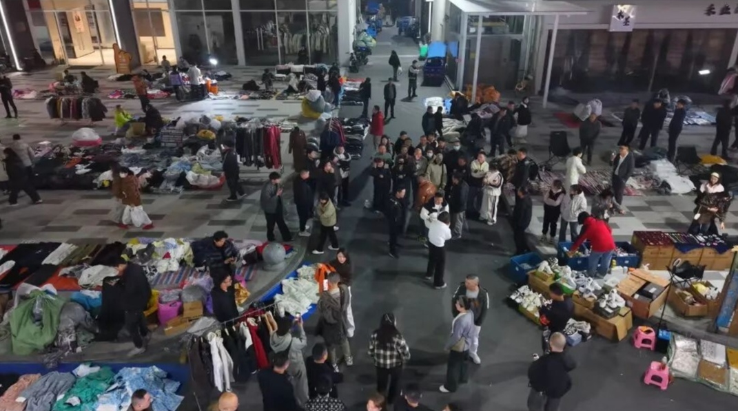 Guoda Yuntinghui night market photo 3