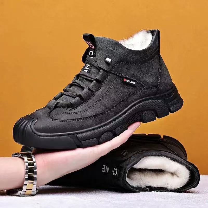 Insulated men's winter boots, non-slip