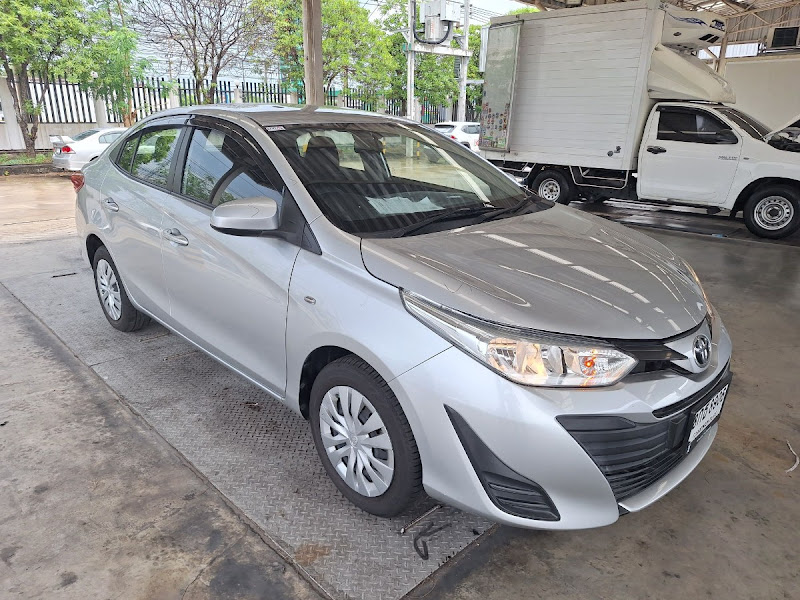 TOYOTA YARIS ATIV