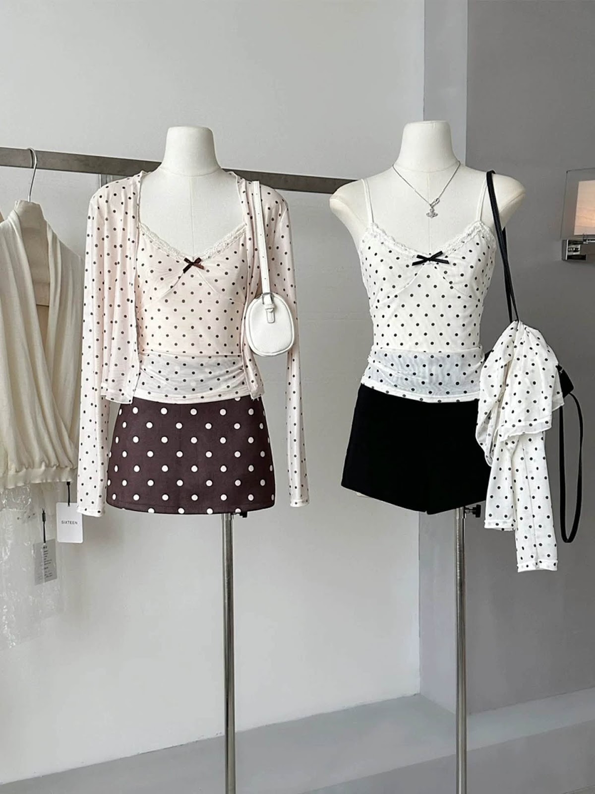 Set áo dài tay chấm bi kèm áo hai dây XONXEN SHOP 5426 – Image 3