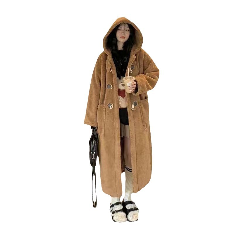 Lammfleece-Mantel mit Kapuze, Knebelknöpfen und Muster