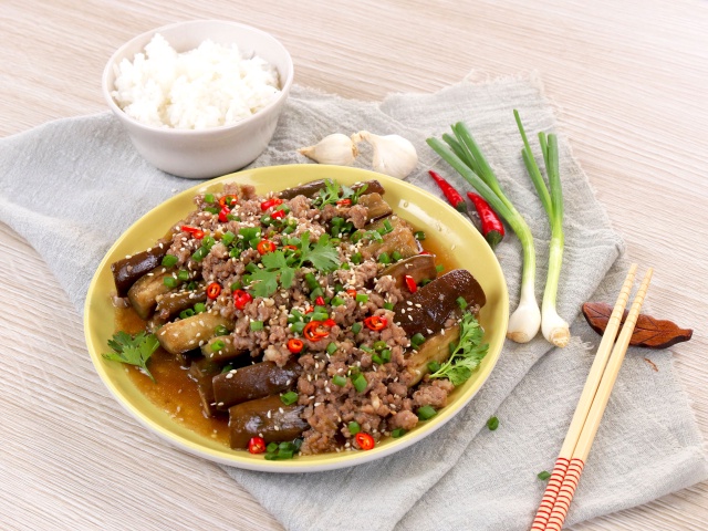 Cà TíM SốT ThịT BằM