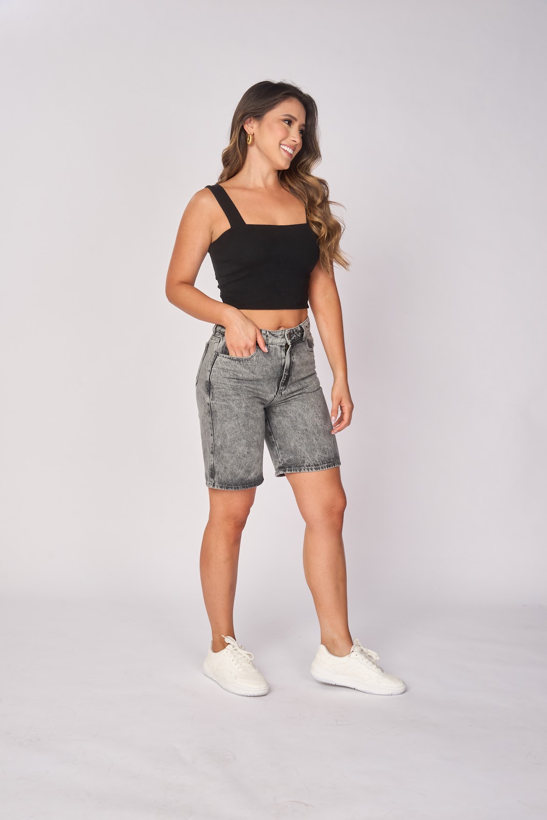 Short bermuda tiro alto en denim rígido, color gris oscuro 100% algodón - Vista 3