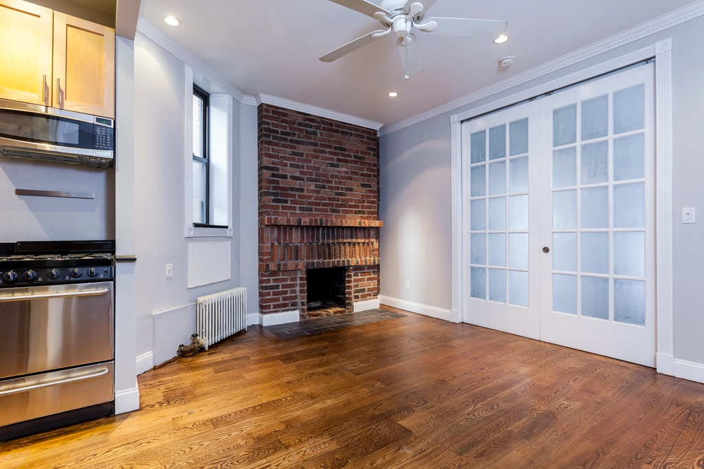 209 East 25th Street Unit 3C