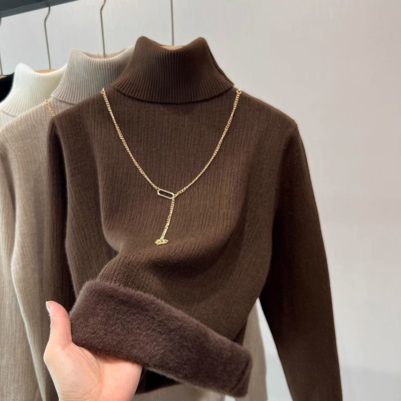 Women's undershirt pullover with fleece lining