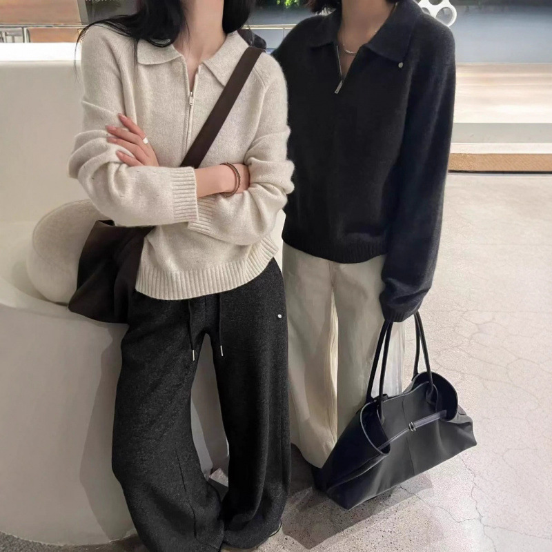 Knit sweater with polo collar and zipper