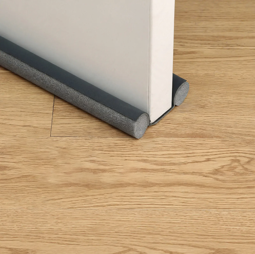 Door seal strip for door bottoms, universal