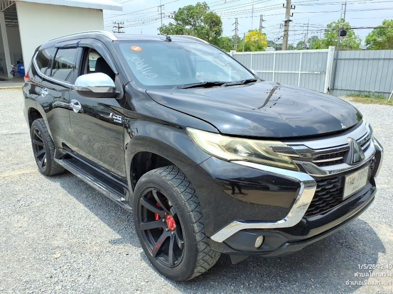 MITSUBISHI PAJERO