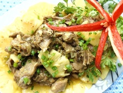 Múc ra đĩa ăn với cơm nóng hoặc bún đều ngon nhé!
