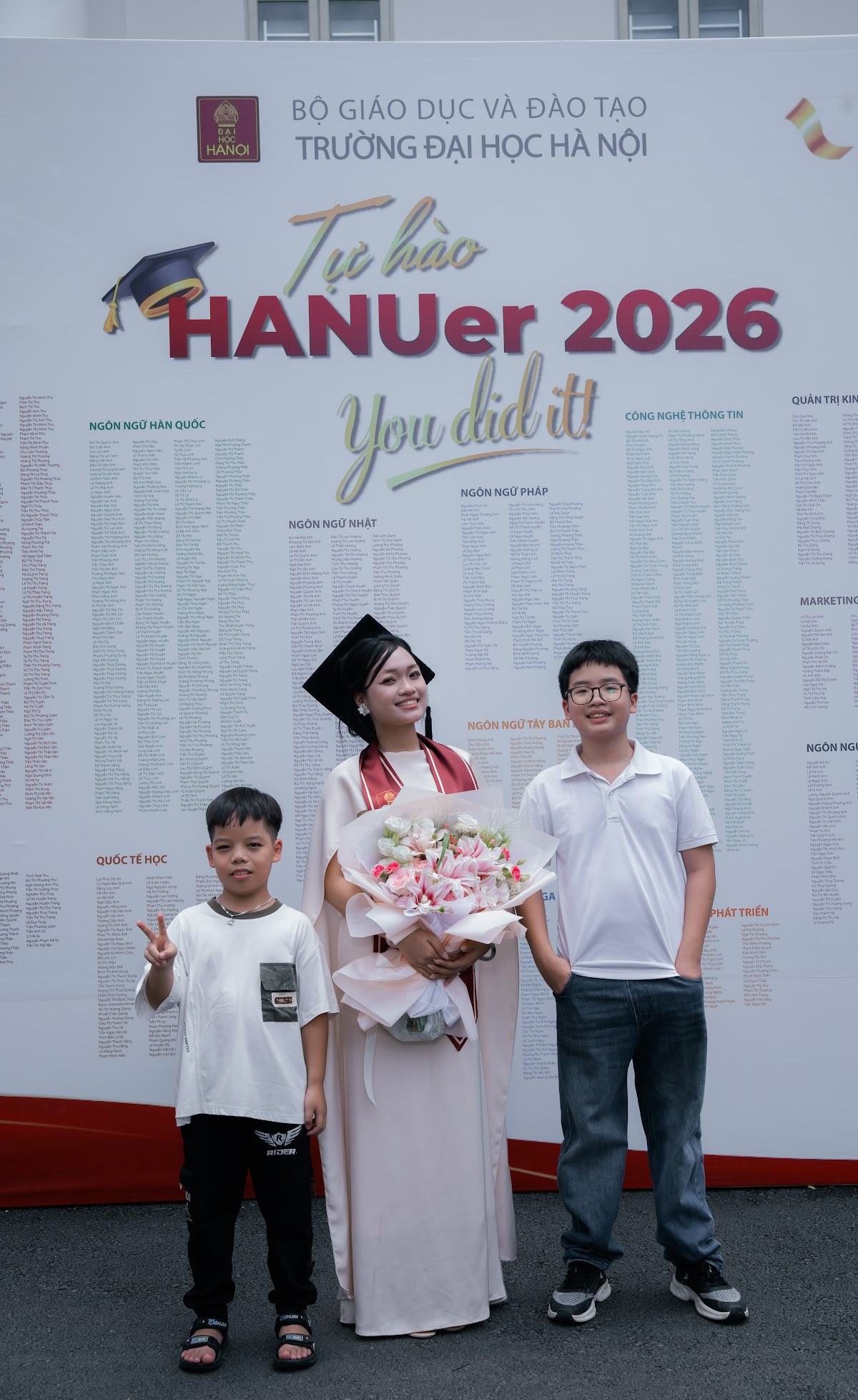 Kỷ niệm tốt nghiệp DSC09938
